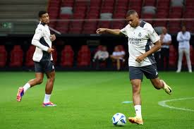 一个新的高 一个新的高